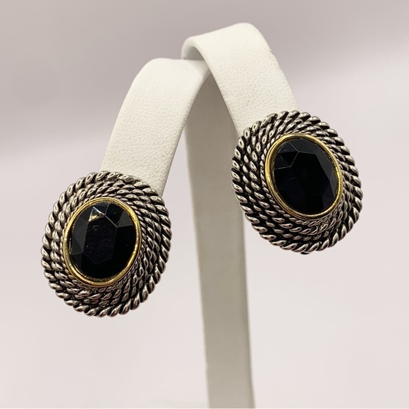 Silver gold rope textured setting with dark faceted glass stone clip on earrings - Picture 10 of 16